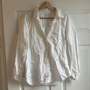 GAP Classic White Fitted Boyfriend Shirt